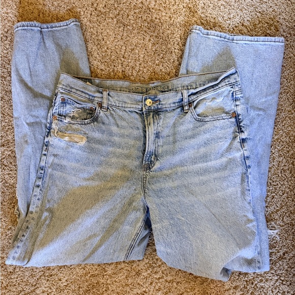 American Eagle Outfitters Denim - American Eagle Outfitters Light Wash Straight Leg Jeans with Distressed Trim